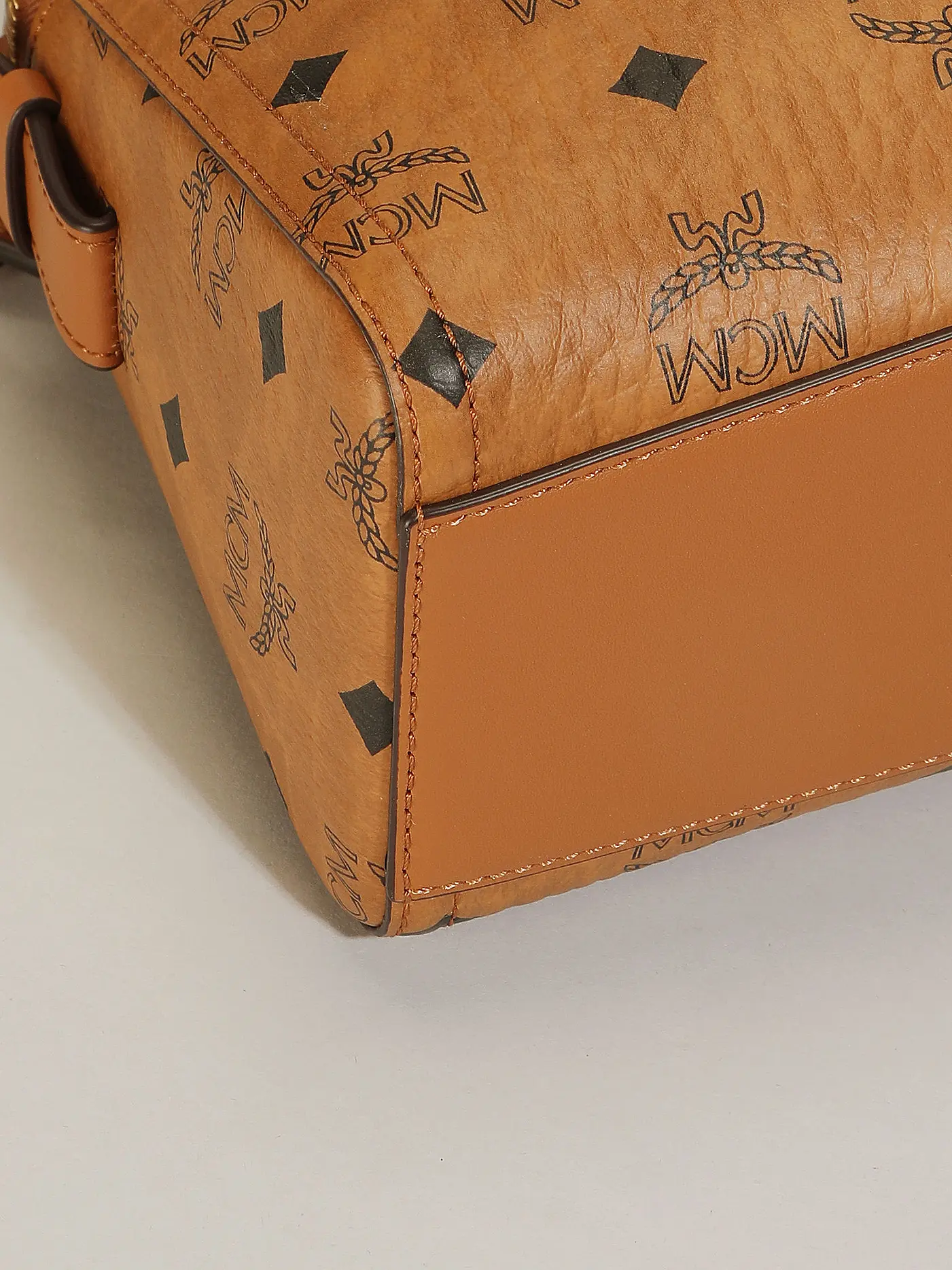 MCM | Tasche - Umhängetasche DIAMANT Small | braun