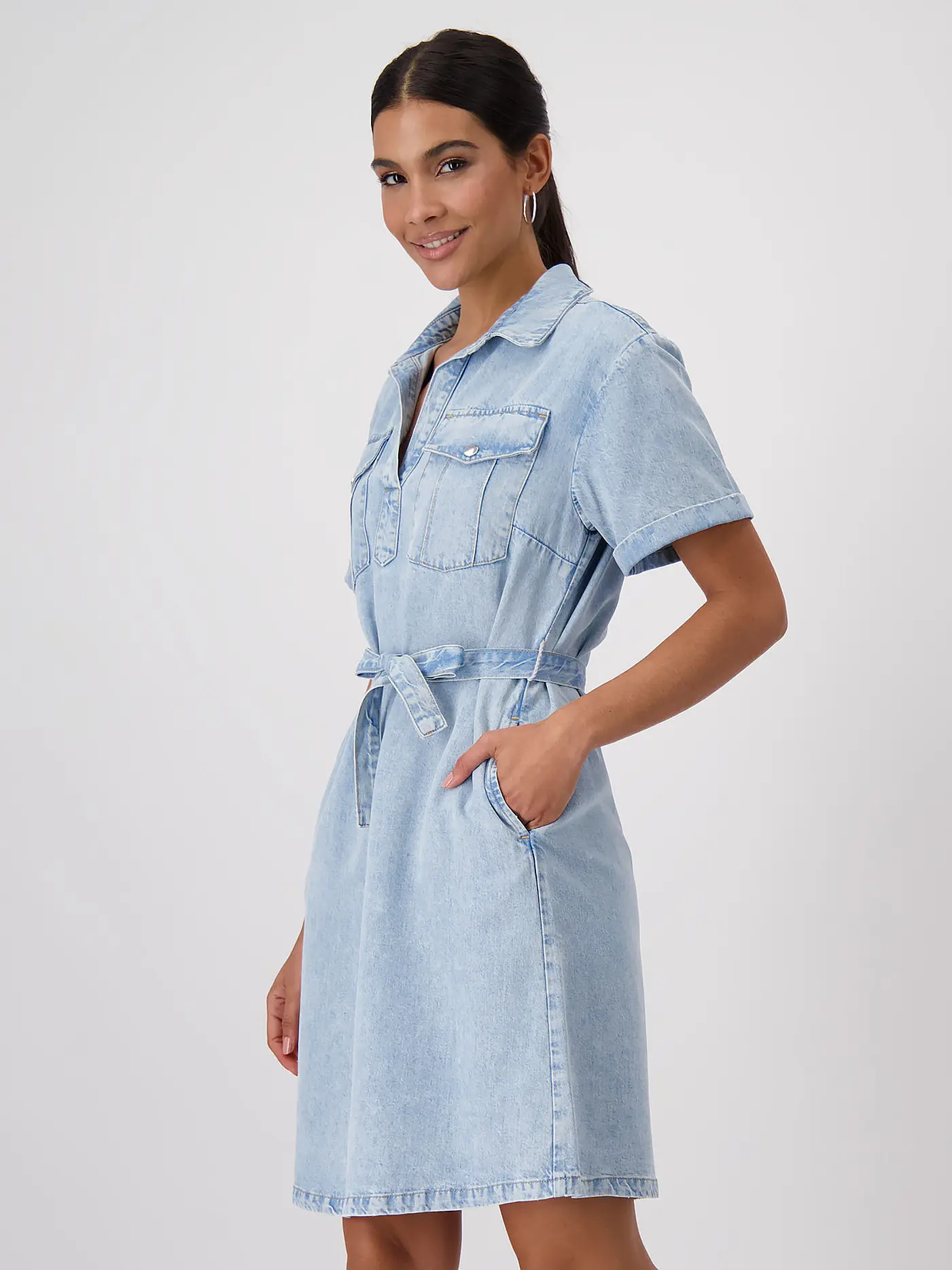 MONARI | Midikleid  | blau