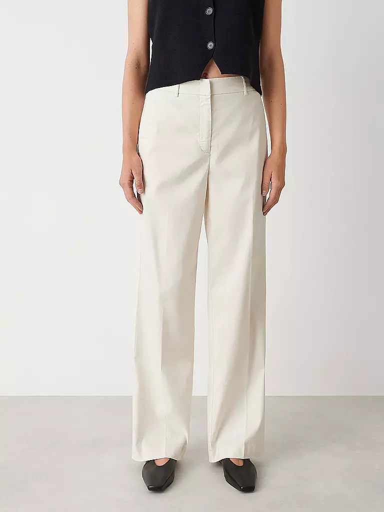 OPUS | Chino MAIGA | creme
