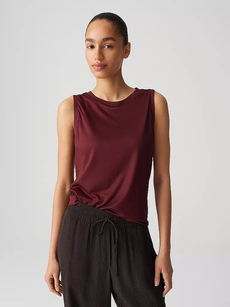 OPUS | Top INISE | dunkelrot