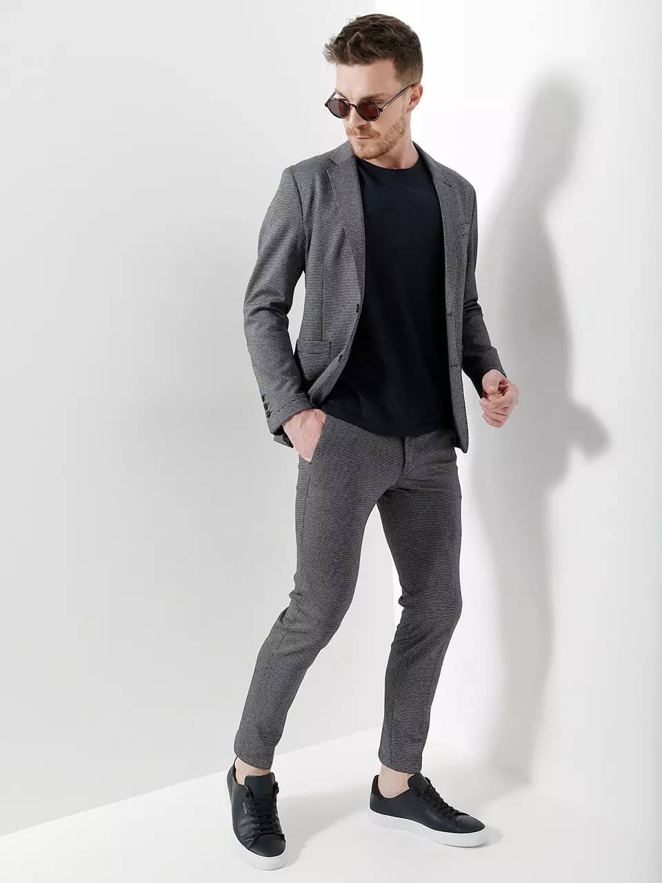 NEW Suiting