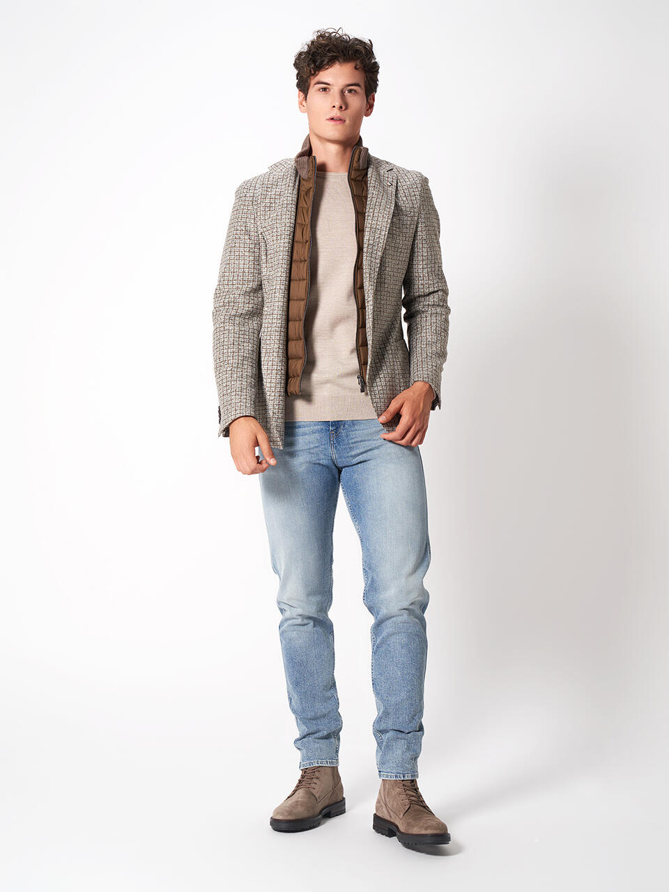 1 Jeans, 5 Looks - Tapered