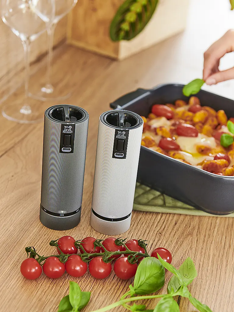 PEUGEOT | Set mit wiederaufladbaren elektrischen Salz- und Pfeffermühlen 15cm ELECTRIC-DUO LINE Carbon Alu | 