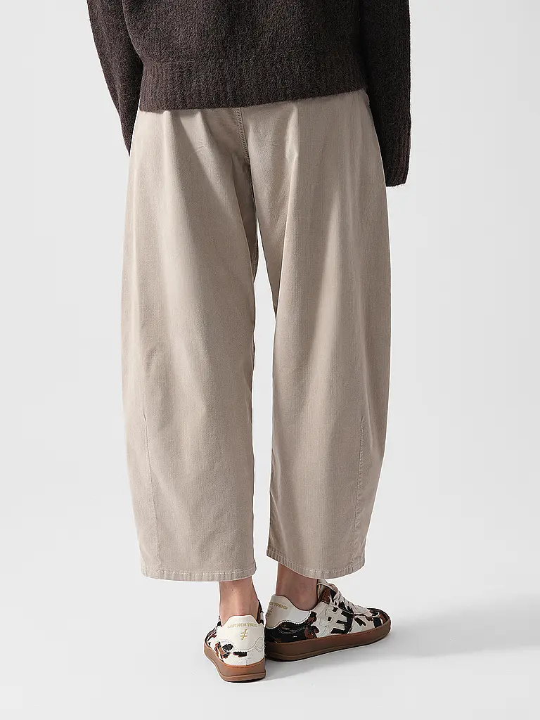 PNTS | Businesshose 05_THE O SHAPE | 