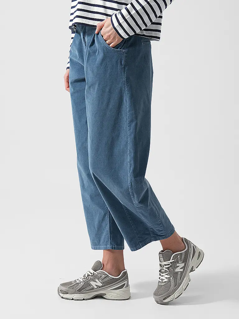 PNTS | Businesshose 05_THE O SHAPE | Hellblau