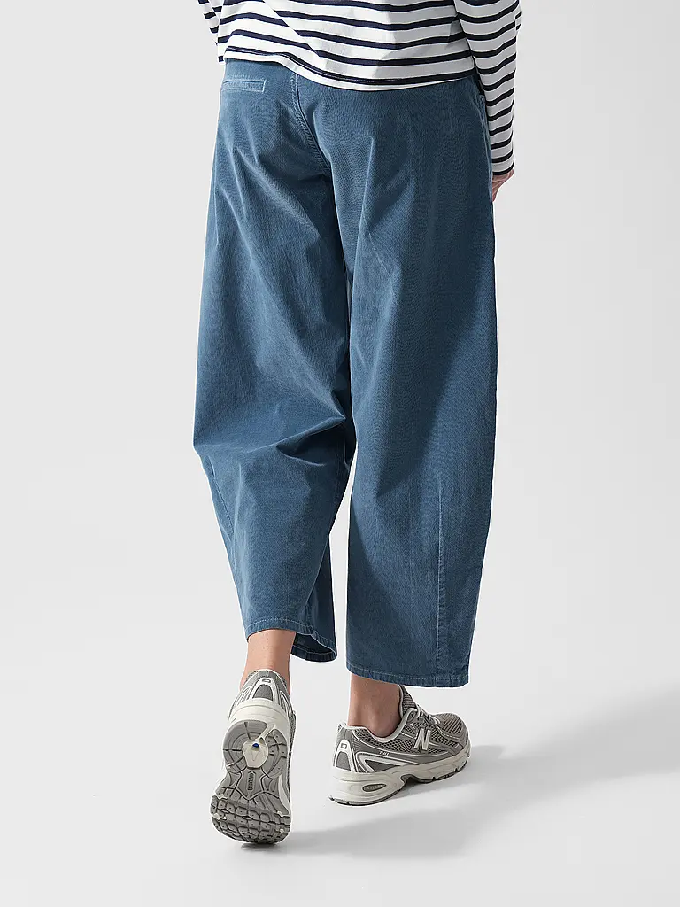 PNTS | Businesshose 05_THE O SHAPE | Hellblau