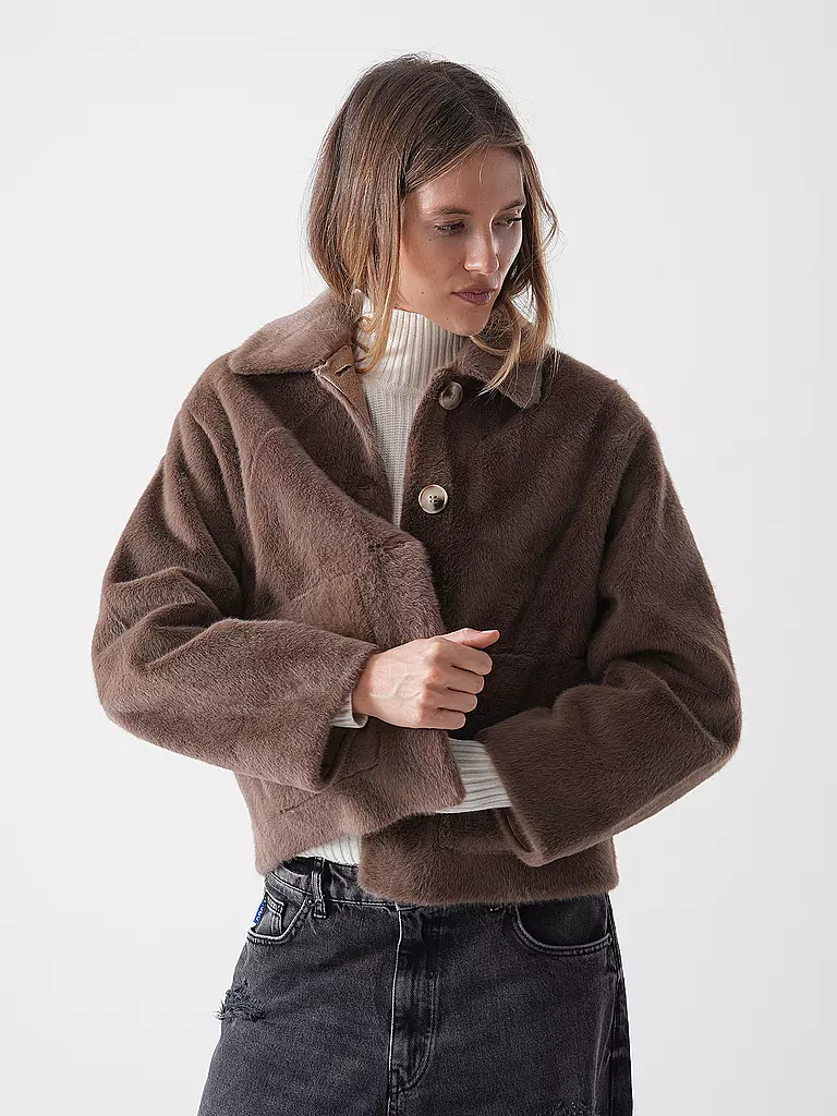 PRIDE TO BE | Jacke in Felloptik HELENA | hellbraun