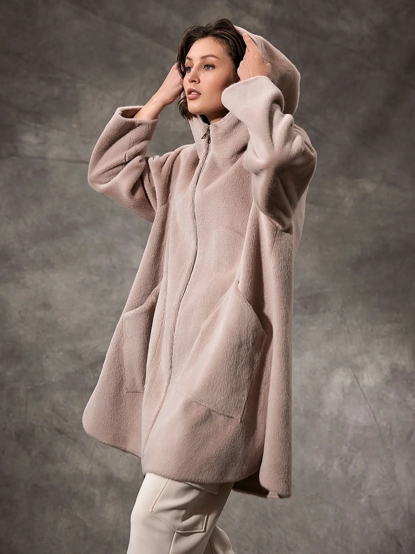 PRIDE TO BE | Mantel in Felloptik ELLEN | beige