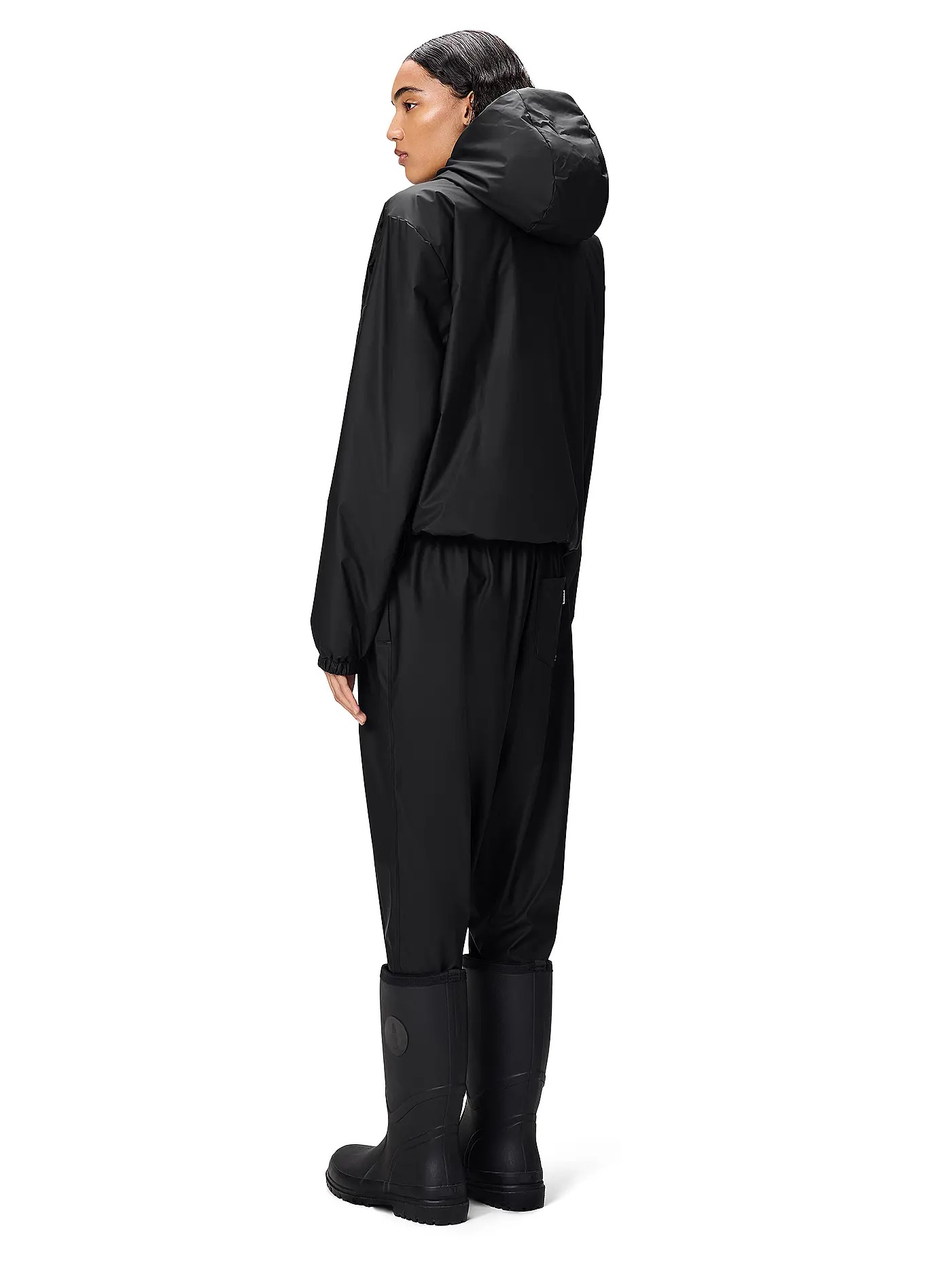RAINS | Jacke LOHJA SHORT INSULTED JACKET | schwarz