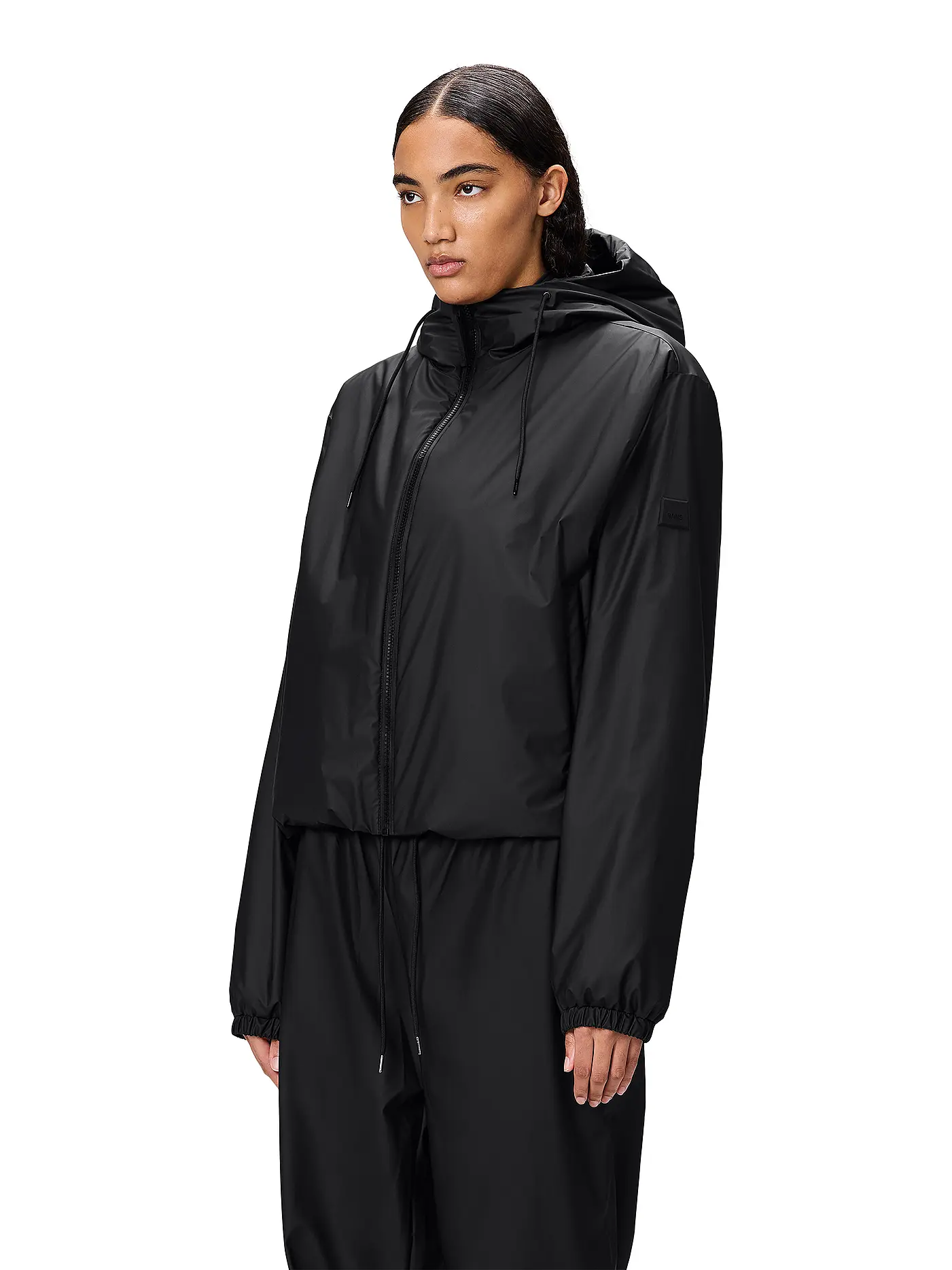 RAINS | Jacke LOHJA SHORT INSULTED JACKET | schwarz
