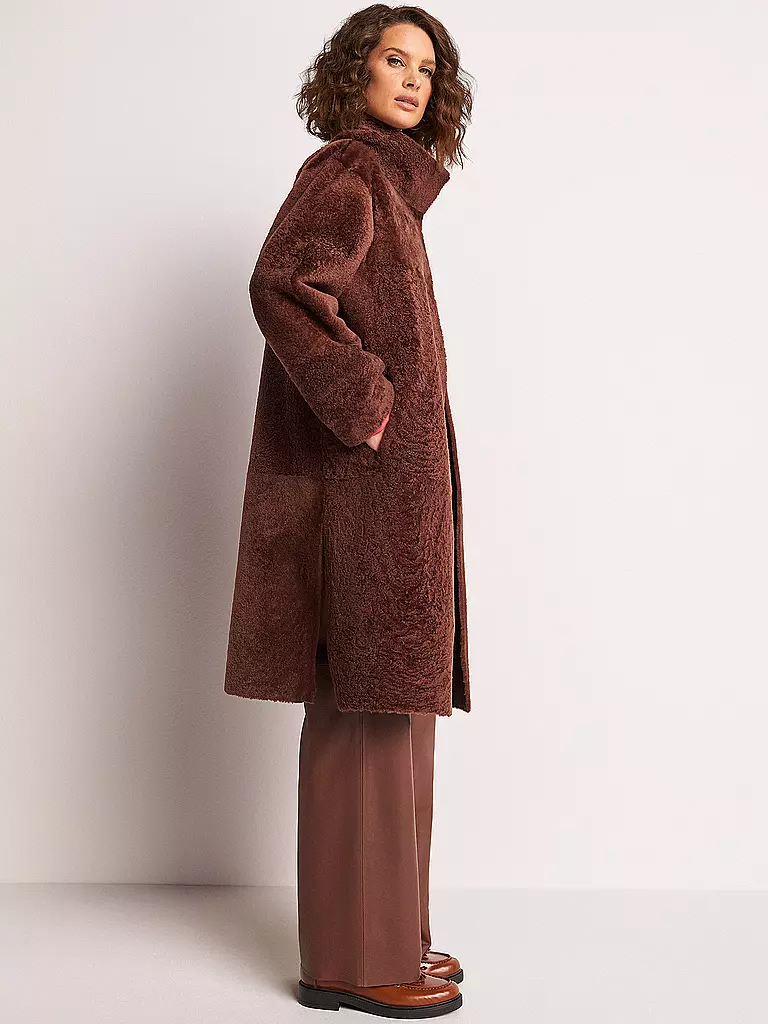 RIANI | Shearling Mantel  | braun