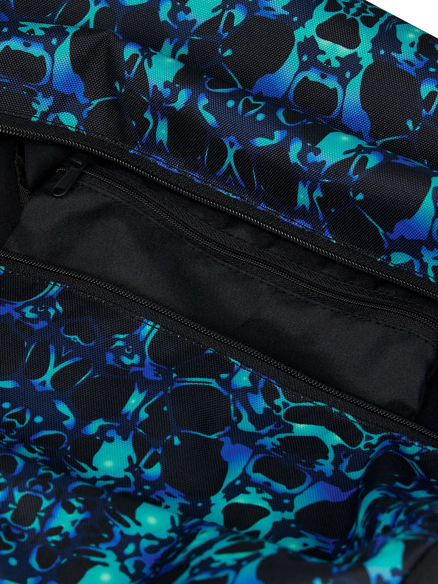 SATCH | Sporttasche - Caleido Blue | schwarz