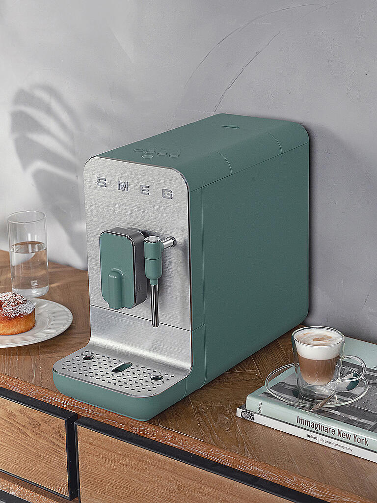 SMEG | Kaffee Vollautomat Medium BCC02EGMEU 50s Style Emerald Green | dunkelgrün