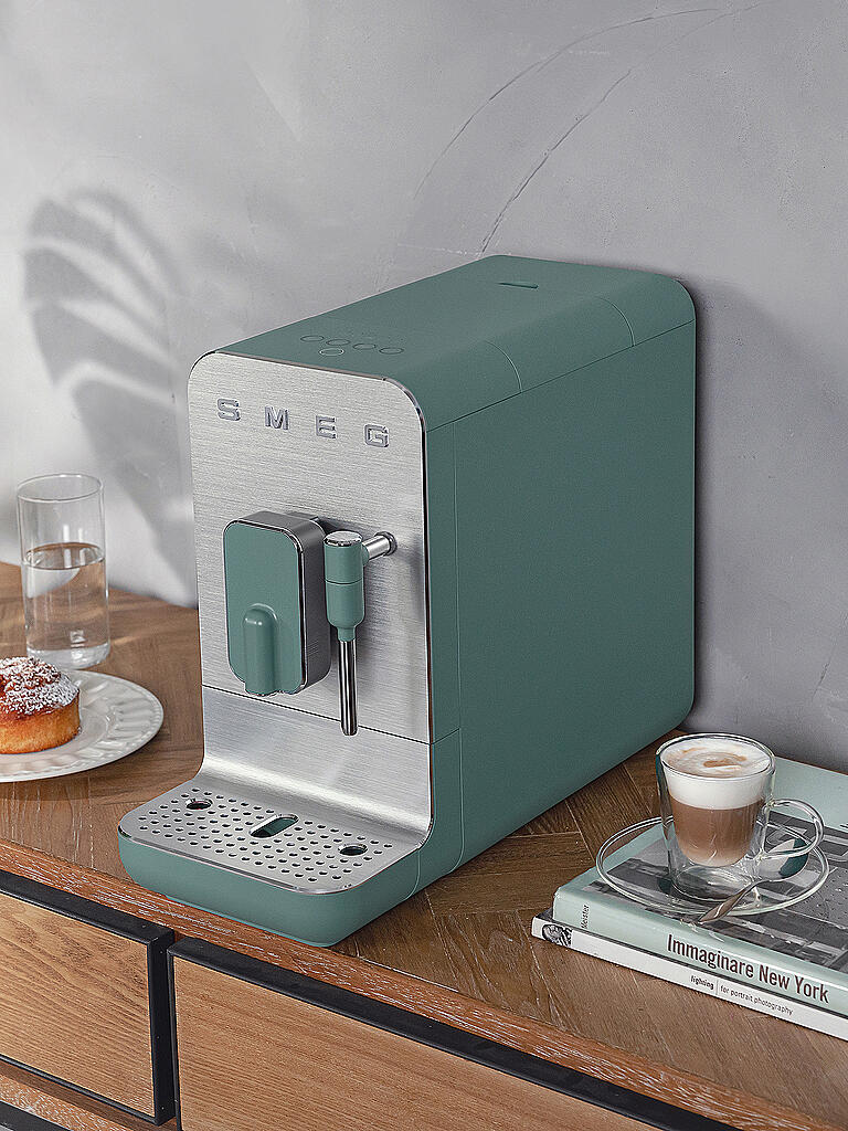SMEG | Kaffee Vollautomat Medium BCC02EGMEU 50s Style Emerald Green | dunkelgrün