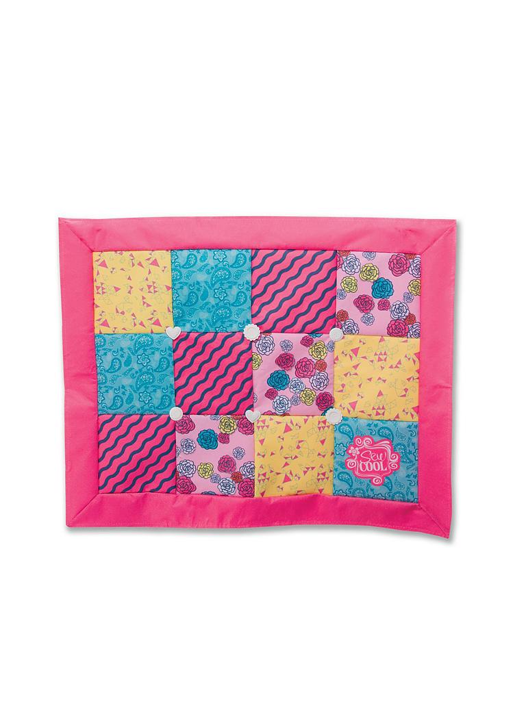 SPINMASTER | Sew Cool - Cozy Quilt - Patchworkdecke  | 