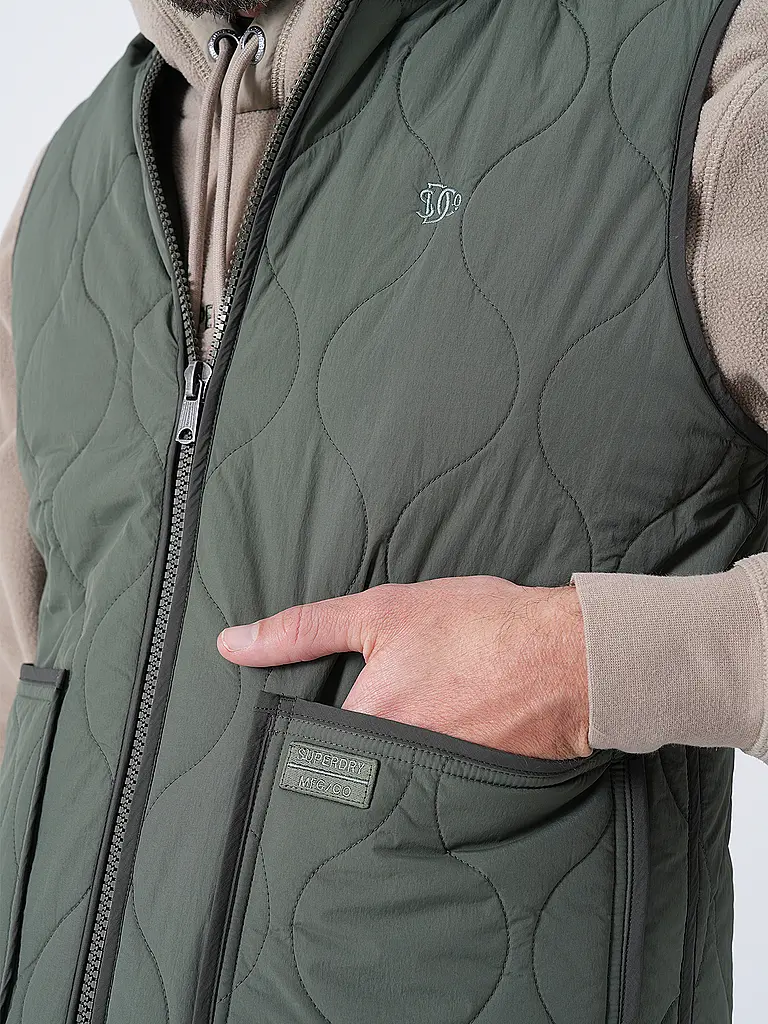 SUPERDRY | Steppgilet  | grün