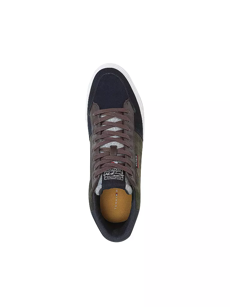 TOMMY HILFIGER | Sneaker aus Velousleder | braun