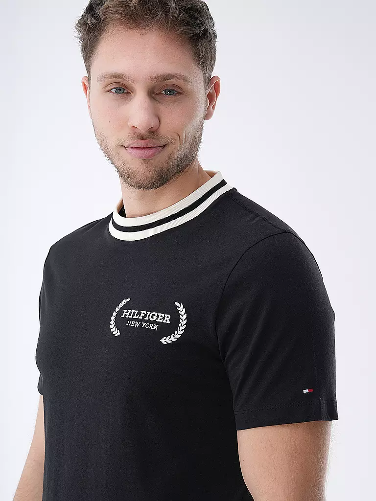 TOMMY HILFIGER | T-Shirt | schwarz