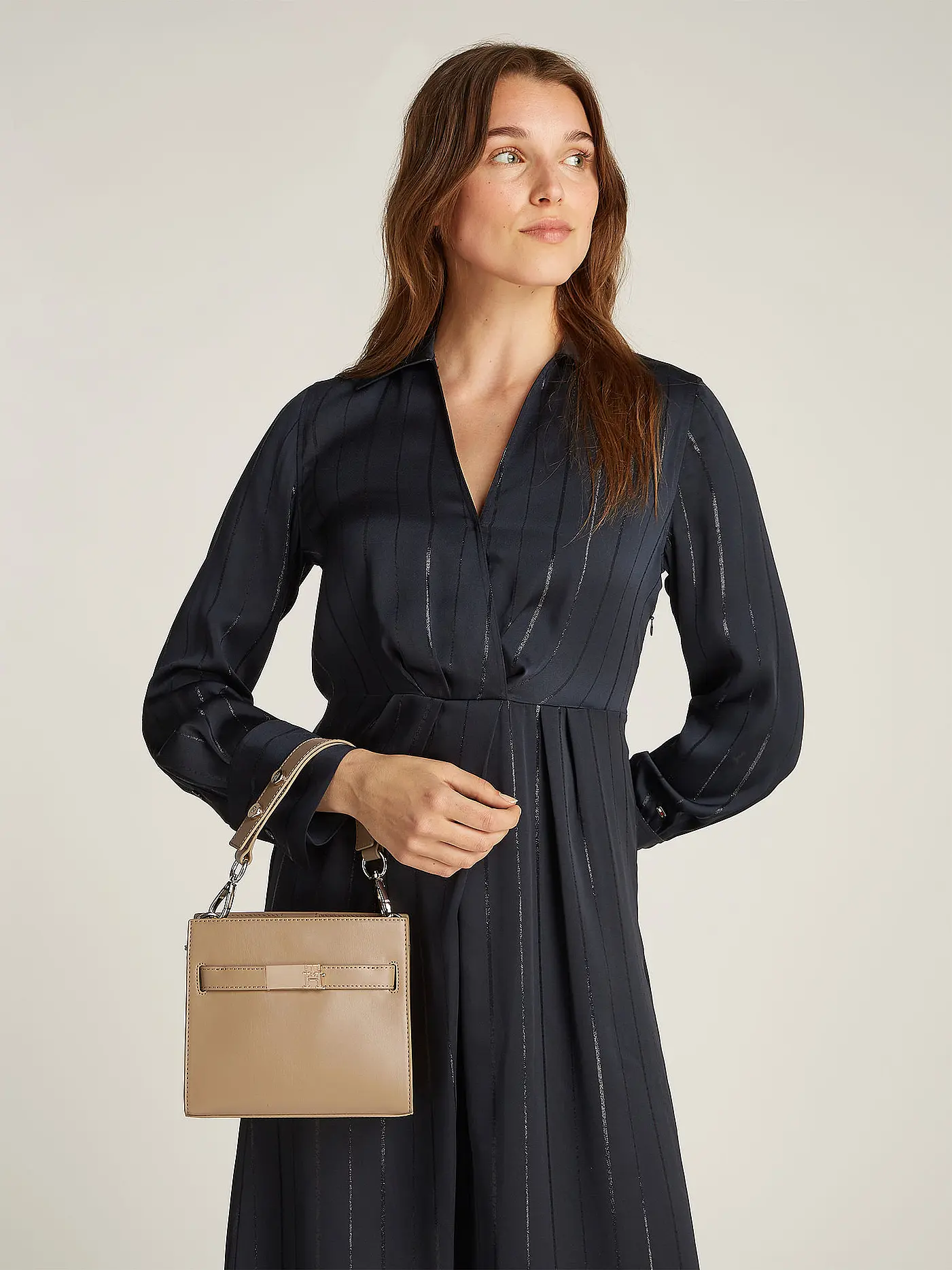 TOMMY HILFIGER | Tasche - Umhängetasche TH HERITAGE  | camel