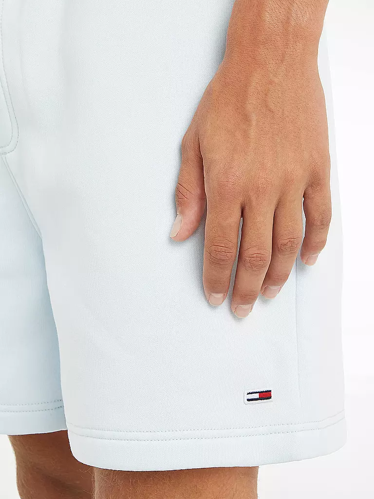 TOMMY JEANS | Shorts | grün