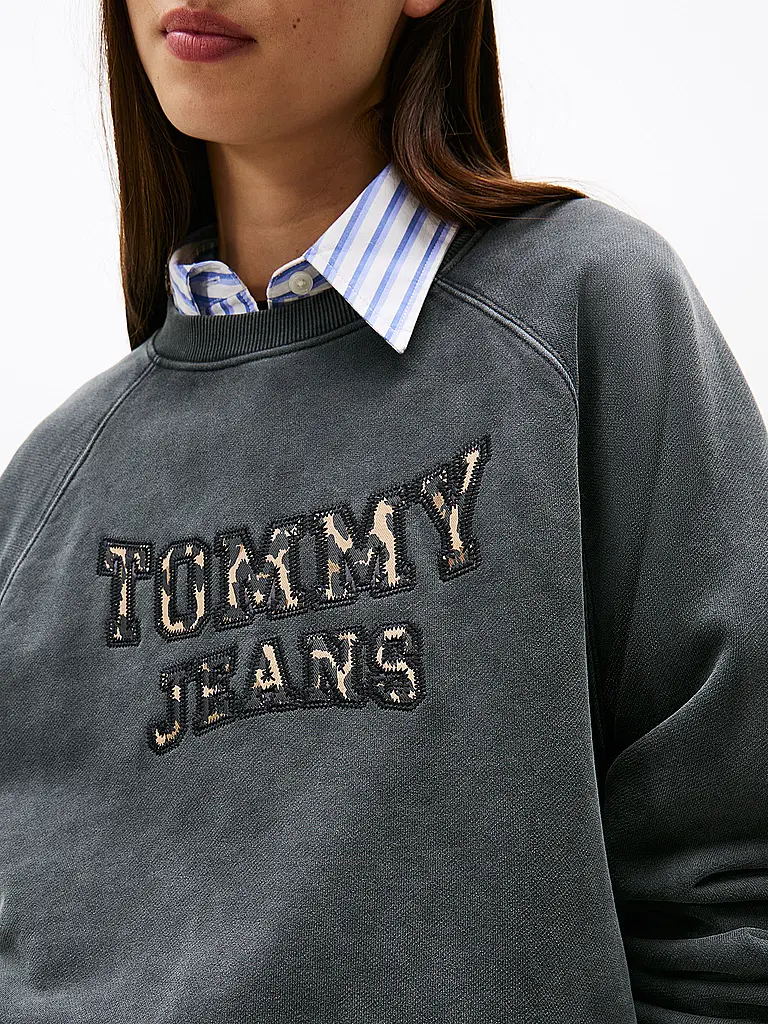 TOMMY JEANS | Sweater | grau