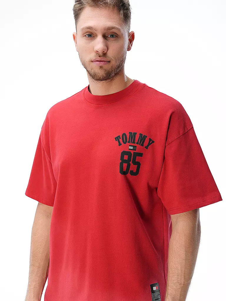 TOMMY JEANS | T-Shirt REMASTERED 1985 | rot