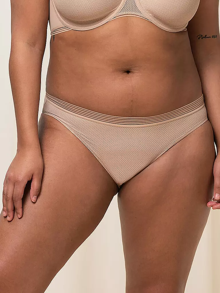 TRIUMPH | Tai-Slip "Infinite Sensation" (Smooth Skin) | beige