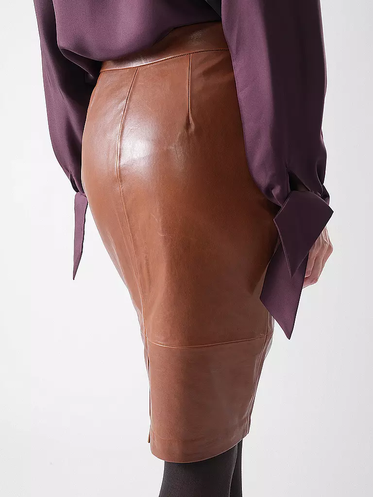 WEEKEND MAX MARA | Lederrock PAPAILE | braun