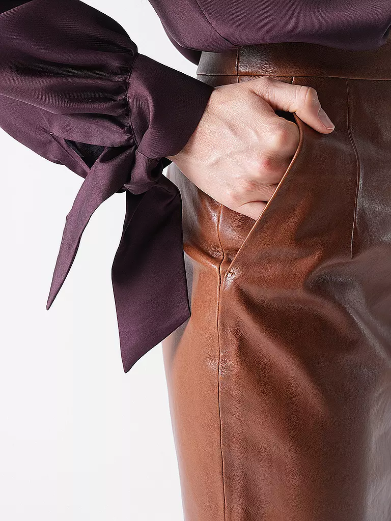 WEEKEND MAX MARA | Lederrock PAPAILE | braun