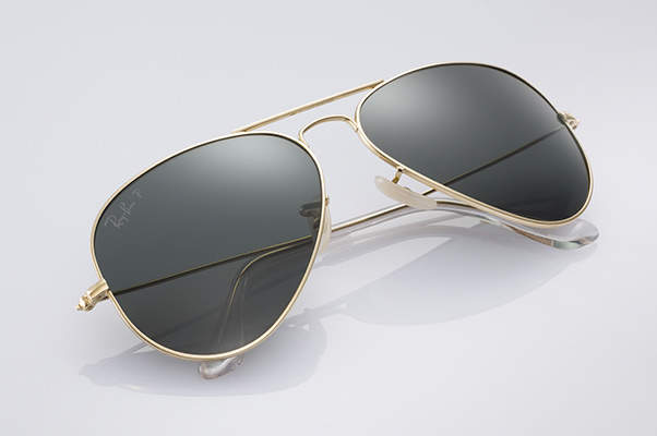 Ray-Ban_Aviator_Solid_Gold_3.jpg Ray-Ban_Aviator_Solid_Gold_3.jpg