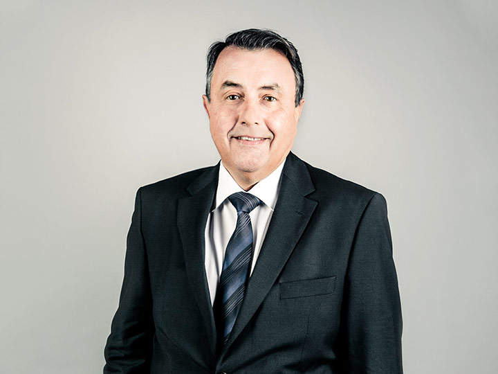 Filialleiter Kastner & Öhler Ried und Vöcklabruck – Thomas Kosar Thomas Kosar ist Filialleiter der K&Ö Filiale Vöcklabruck und Ried