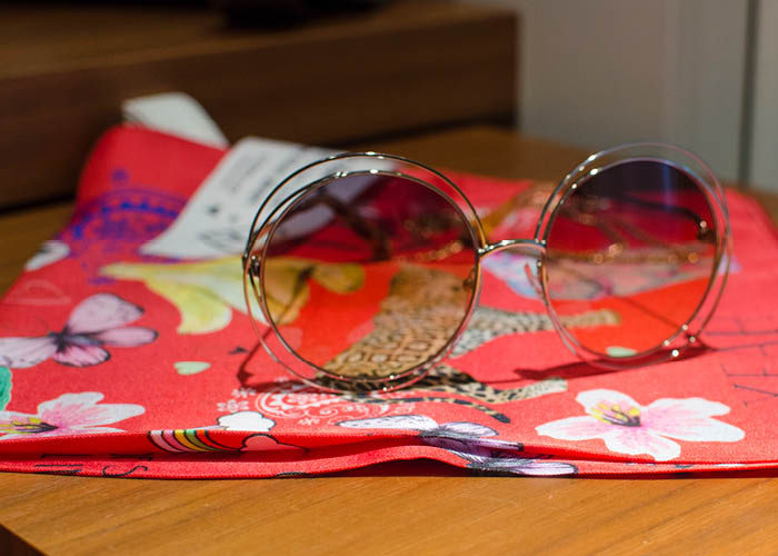 Sabina_Brille Eine Sonnenbrille ist ein Must-have.