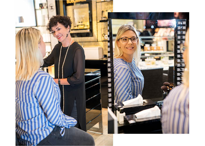 WWIHS_Bild2 Yvonne ist begeistert von unserer Visagistin bei CHANEL.