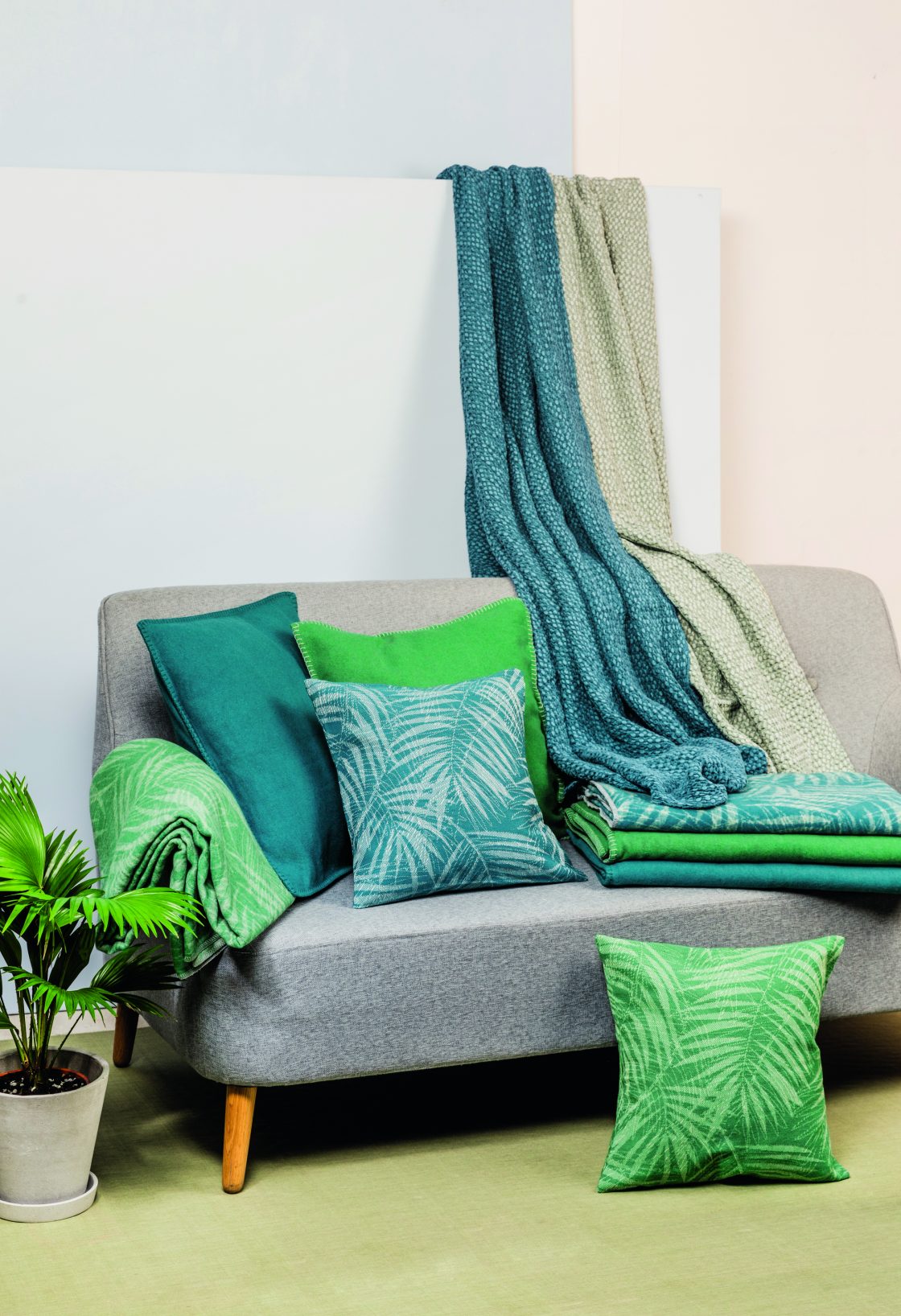 KuOE_HOME_SPRING_32_c_Lupi_Spuma-2-HC KuOE_HOME_SPRING_32_c_Lupi_Spuma-2-HC