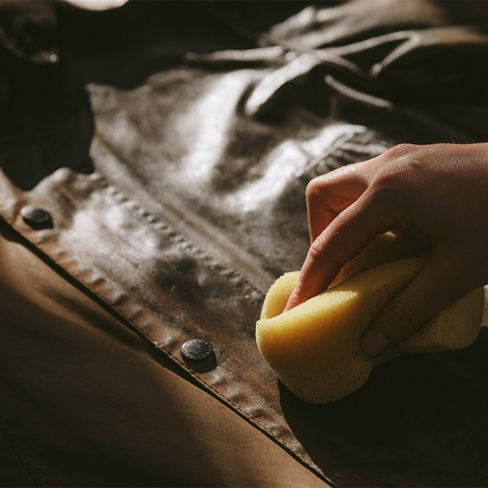 Blog_Barbour_LightWax_960x960 Blog_Barbour_LightWax_960x960